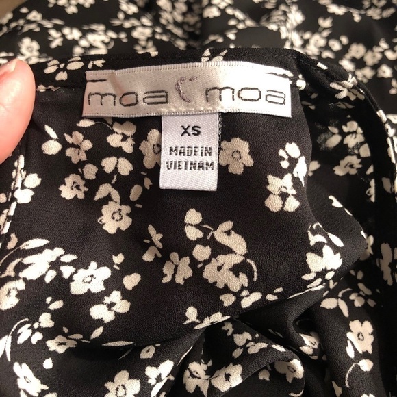 Moa Moa Black with White Flowers Blouse Sz NWOT - Picture 8 of 9